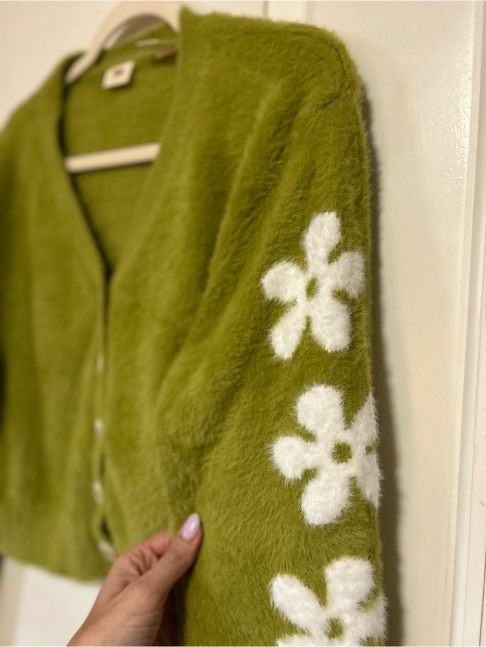 Never worn! 🌼🍋🟩Levi's Lime Green ‘Hippie Days’ Fuzzy V-Neck Cardigan🍋🟩🌼 - Picture 4 of 14